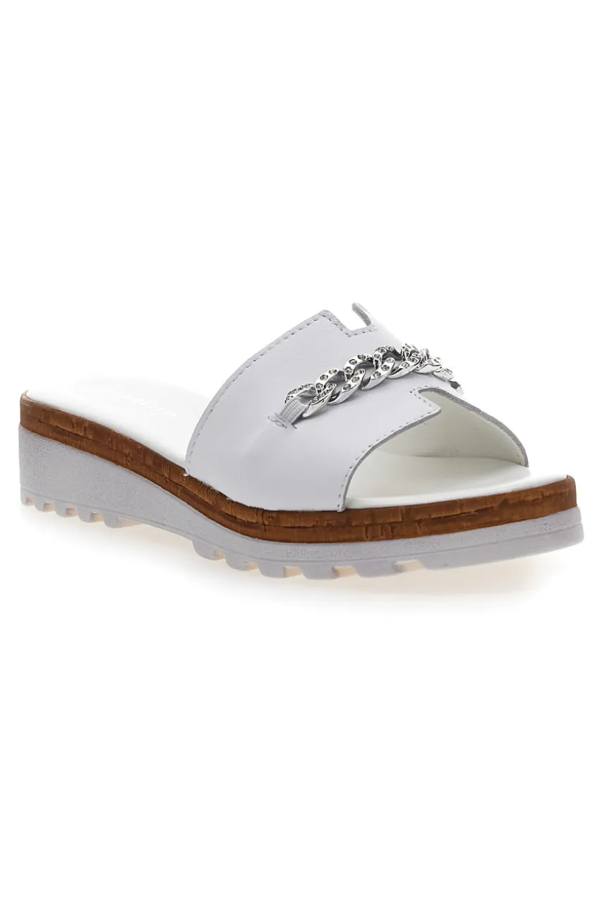 Ciabatta Bianca con Fascia in Pelle e Catena Decorativa PITTARELLO 333170811