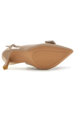 Décolleté beige con cinturino e dettaglio metallico Ferre F030
