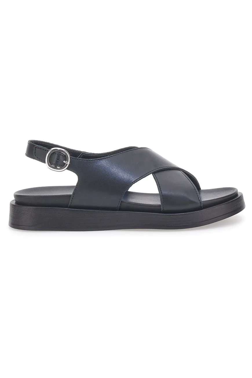 Sandali neri in pelle design minimal Pittarello Focus 28058