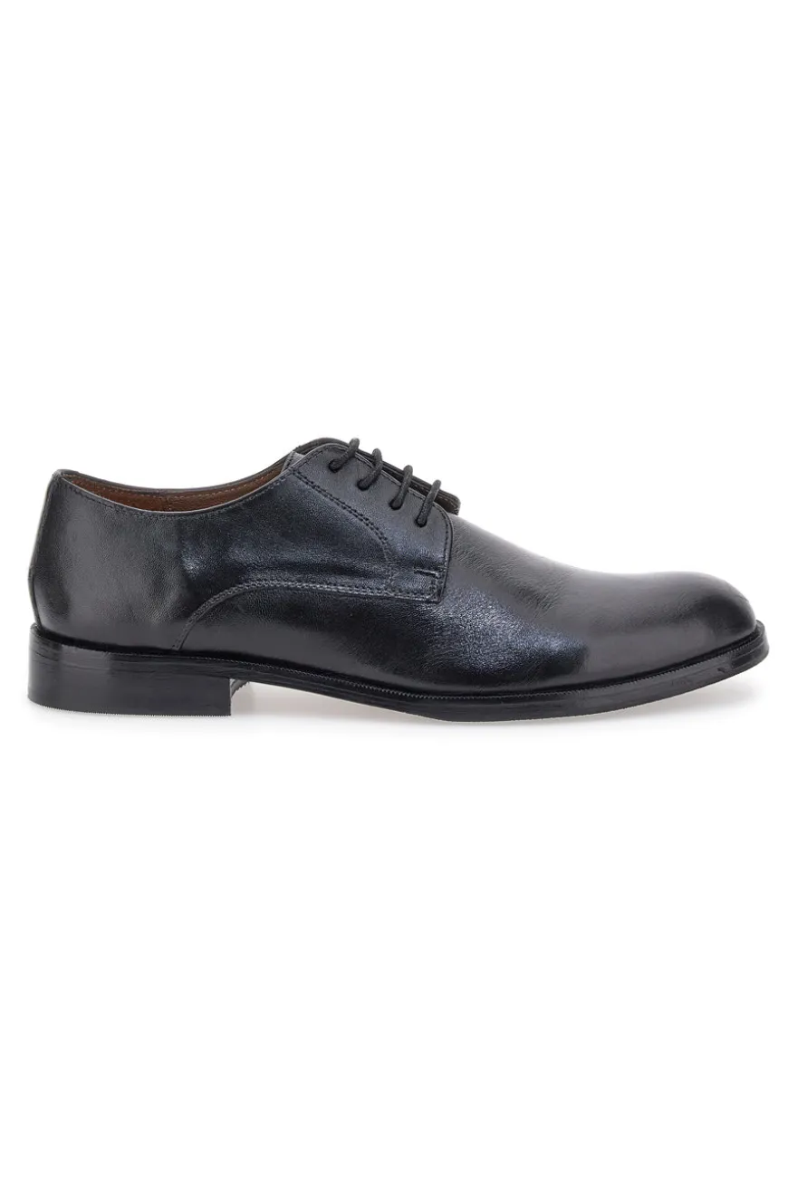 Scarpe Stringate Nere In Vera Pelle Claremorris 565