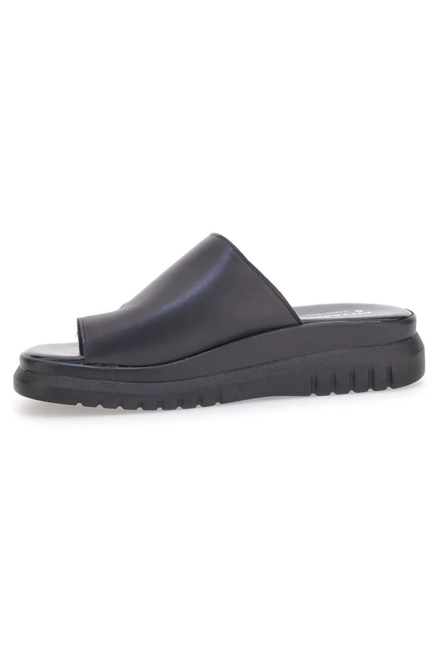 Schwarze Hausschuhe mit hoher Sohle und breitem Band Pittarello Love 32441926