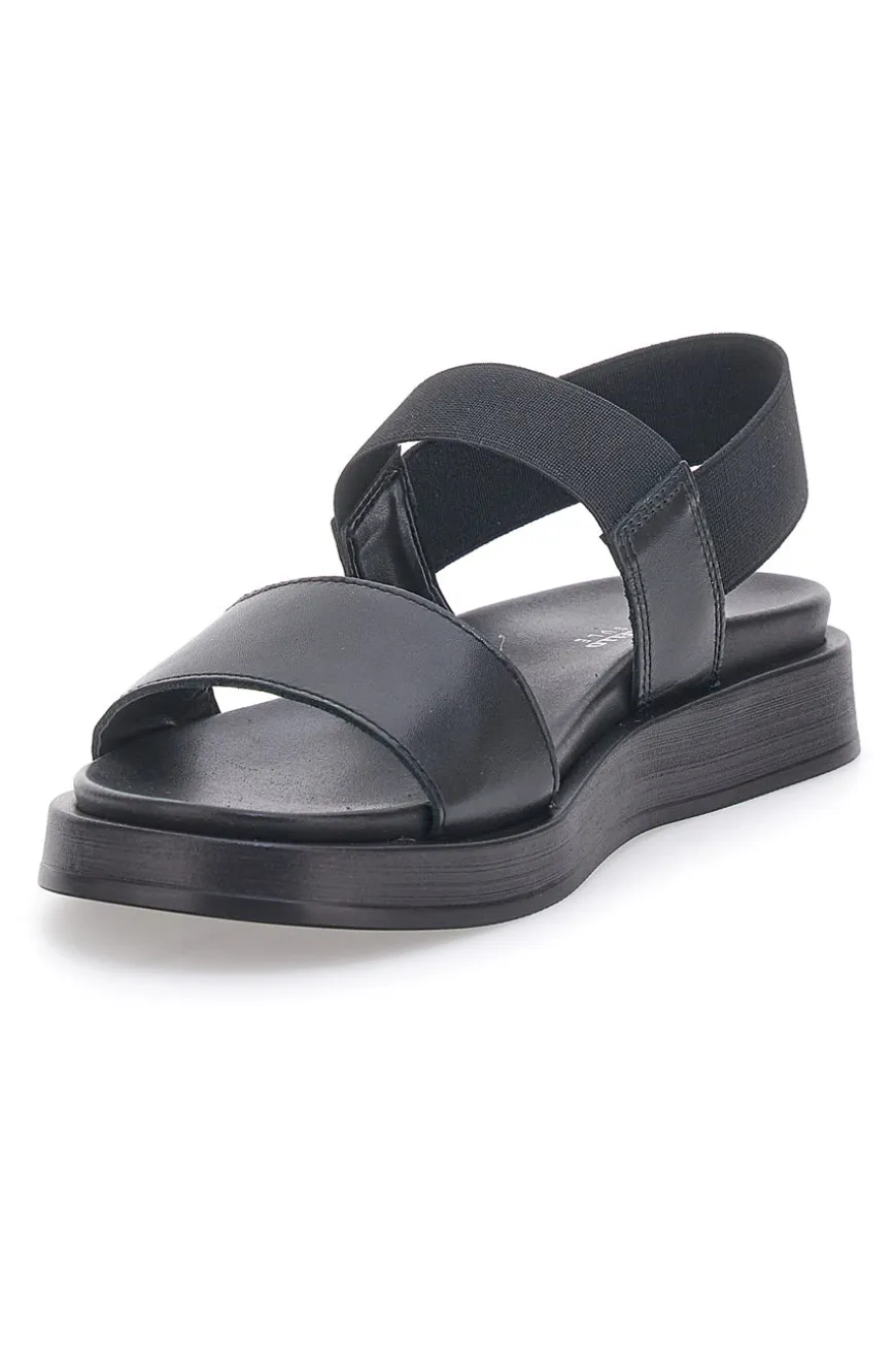 Schwarze Ledersandalen mit gekreuzten Riemen und elastischer Rückseite Pittarello Focus 28067