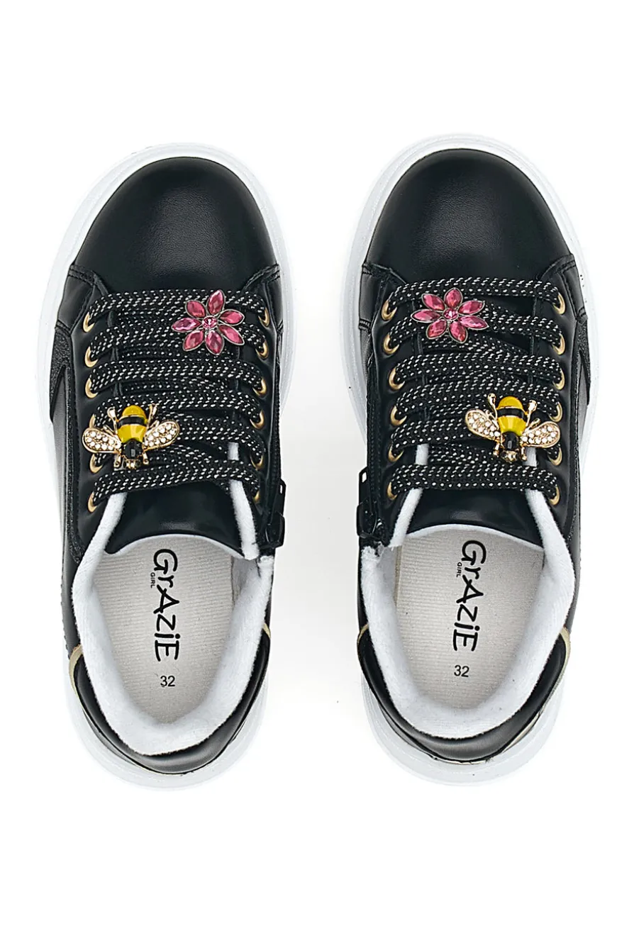 Schwarze Sneakers mit Blumenapplikationen an den Schnürsenkeln Grazie Girl 153917