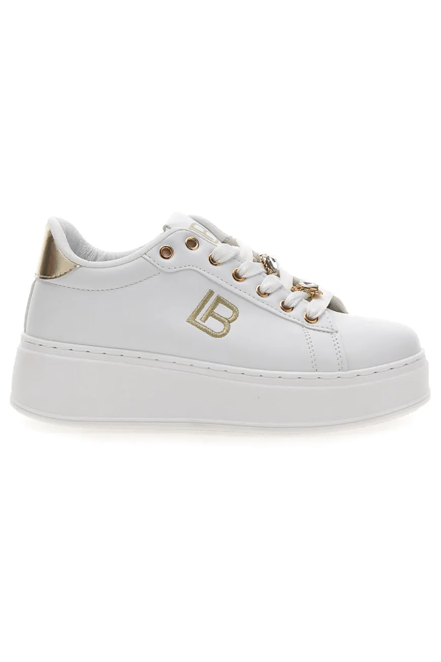Sneakers bianche con charm gioiello e fondo alto Laura Biagiotti 9622M