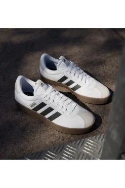 Sneakers bianche con dettagli neri suola in gomma Adidas Vl Court 3