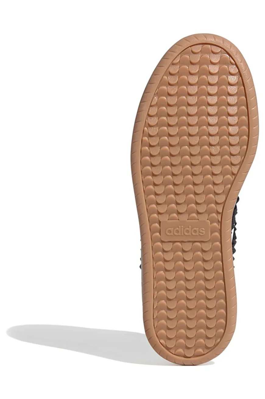 Sneakers bianche con strisce nere e punta in suede Adidas Barreda