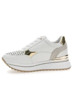 Sneakers bianche traforate con dettagli oro e zeppa Inblu 478IN