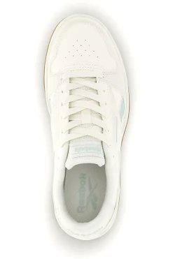 Sneakers bianco in pelle sintetica con dettagli verde acqua Reebok Match Prime V2