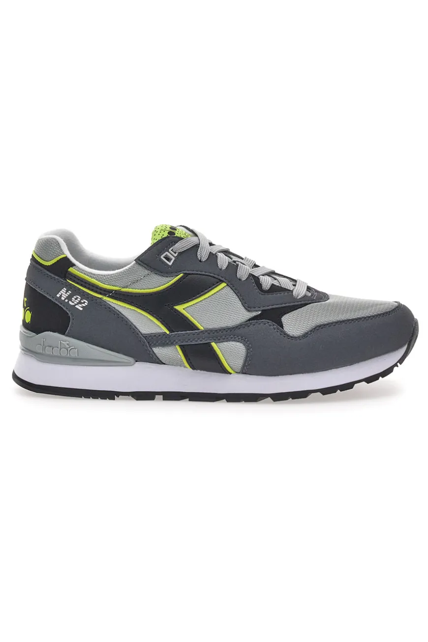 Sneakers Grigie con Tomaia in Pelle DIADORA N.92