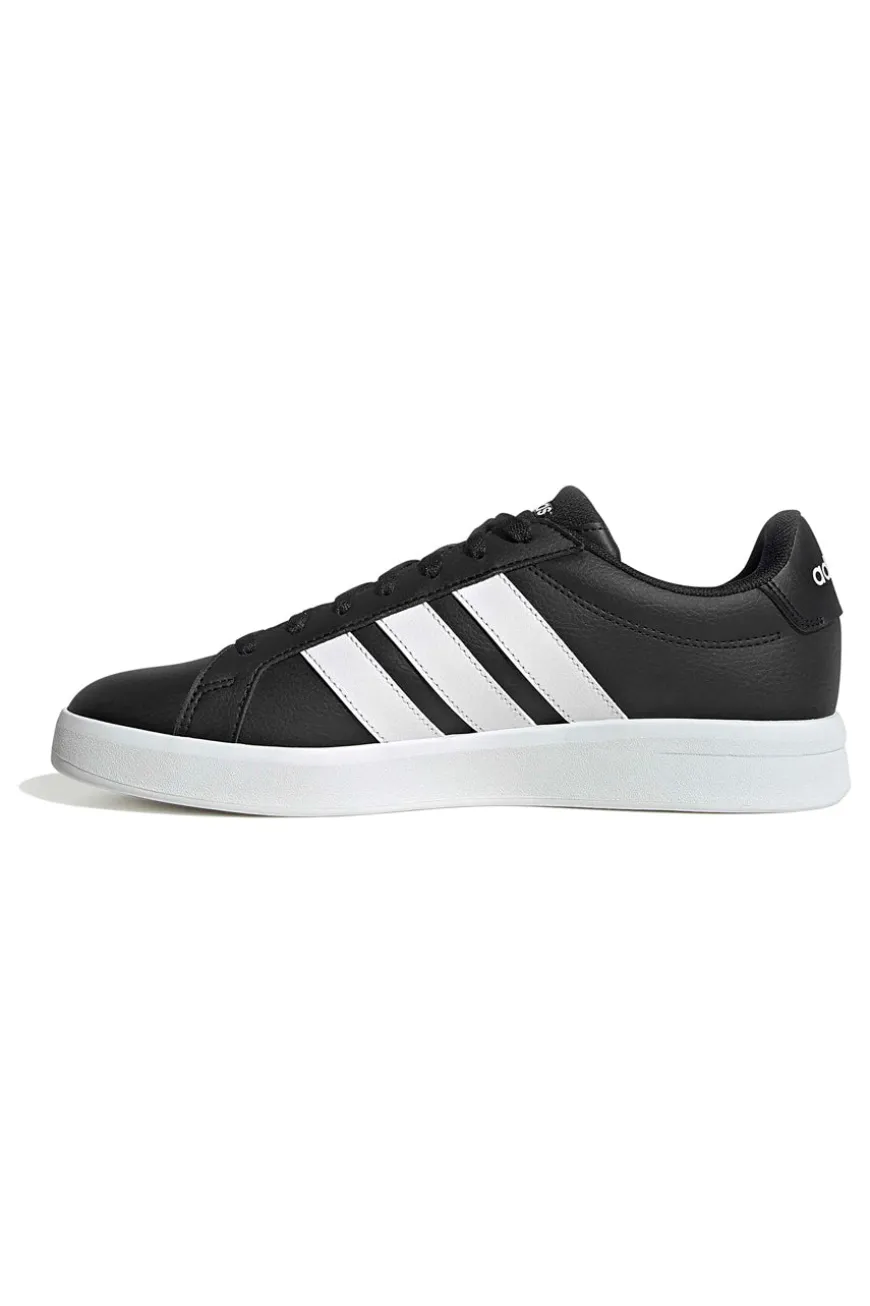 Sneakers nere con dettagli bianchi stile iconico Adidas Grand Court Base 3