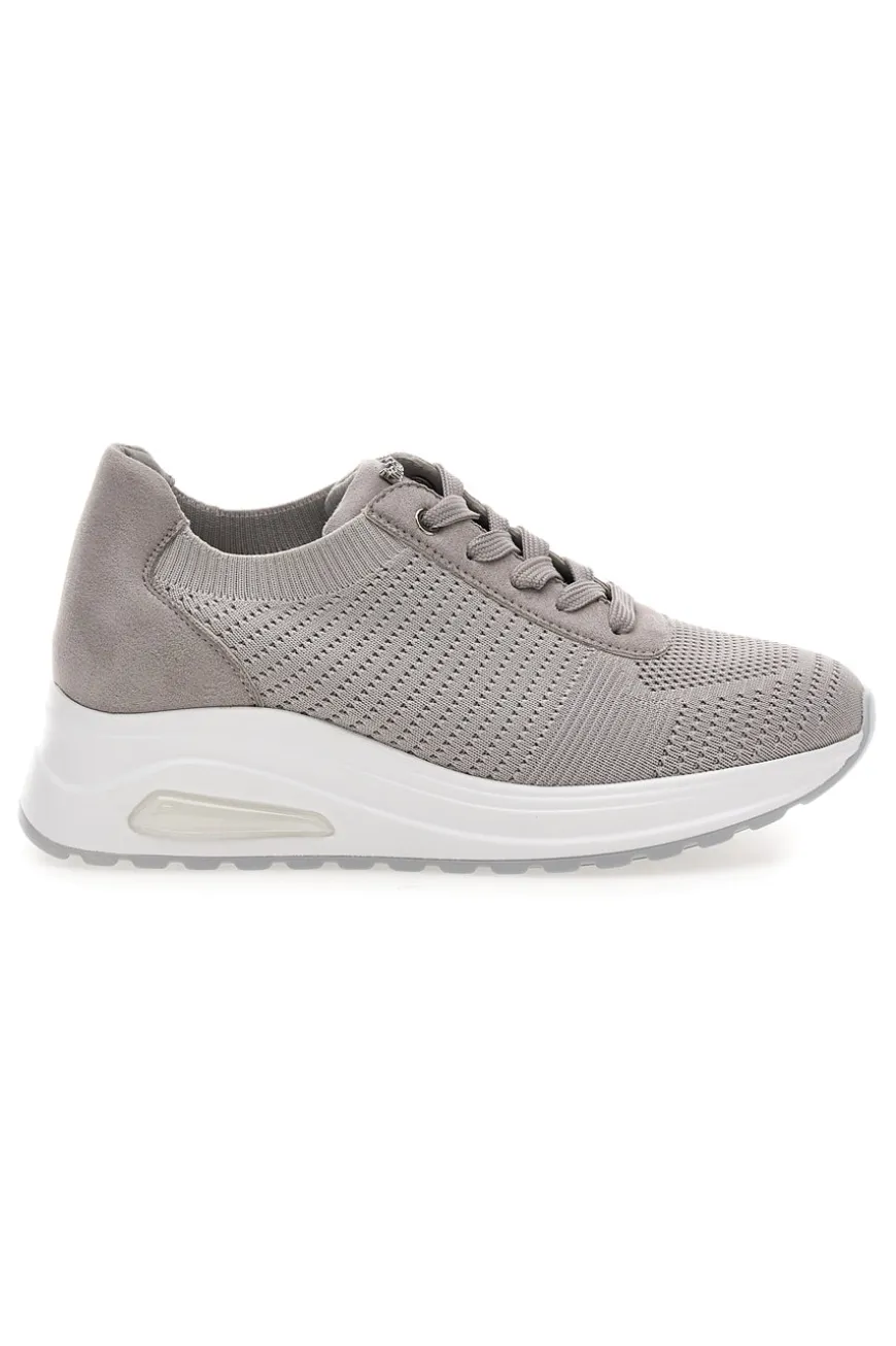 Sneakers tortora in tessuto traspirante con zeppa Inblu 485IN