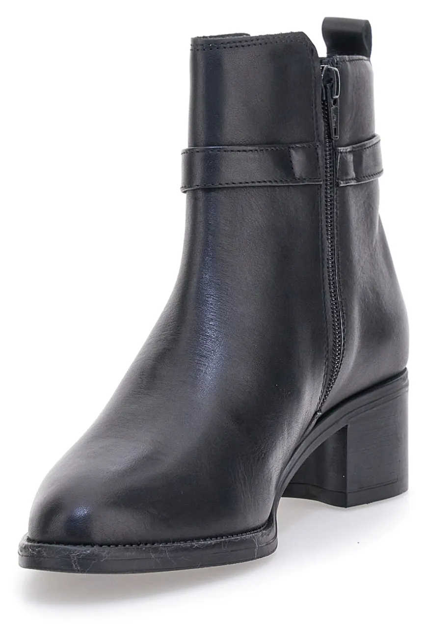 Stivaletti neri in pelle con tacco basso Pittarello Class 852160