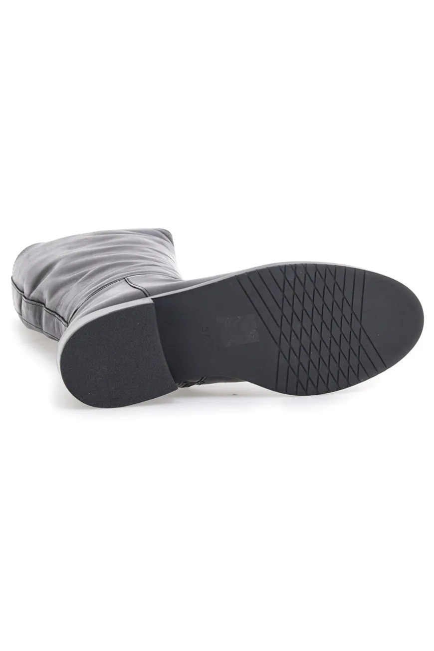 Stivali neri in vera pelle con zip laterale Pittarello Class RF24L447