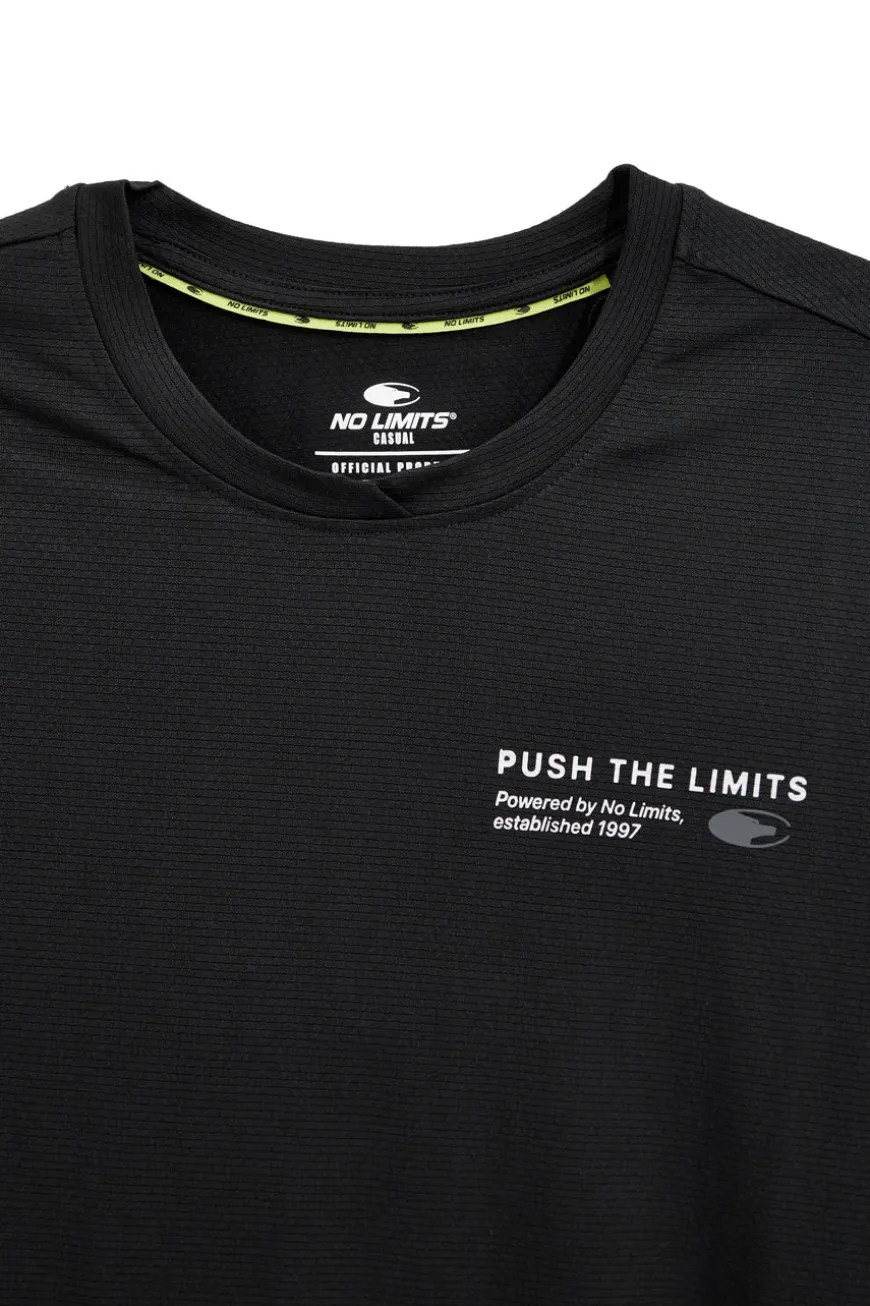 T-shirt nera a maniche corte con stampa frontale No limits MATS026S26