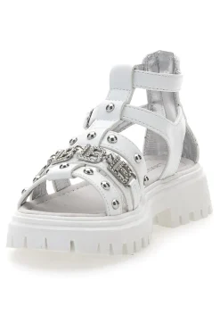 Weiße Sandalen mit Nieten und Metalllogo Laura Biagiotti 96219451